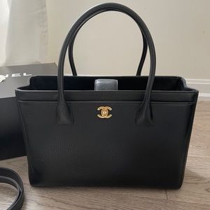 Chanel Executive Cerf Tote In calf leather, black with gold hardware